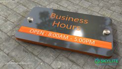door_sign_6-25x11_metal_etching_business_hours00002