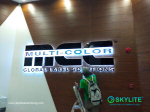 multicolor build up sign with led 5 1
