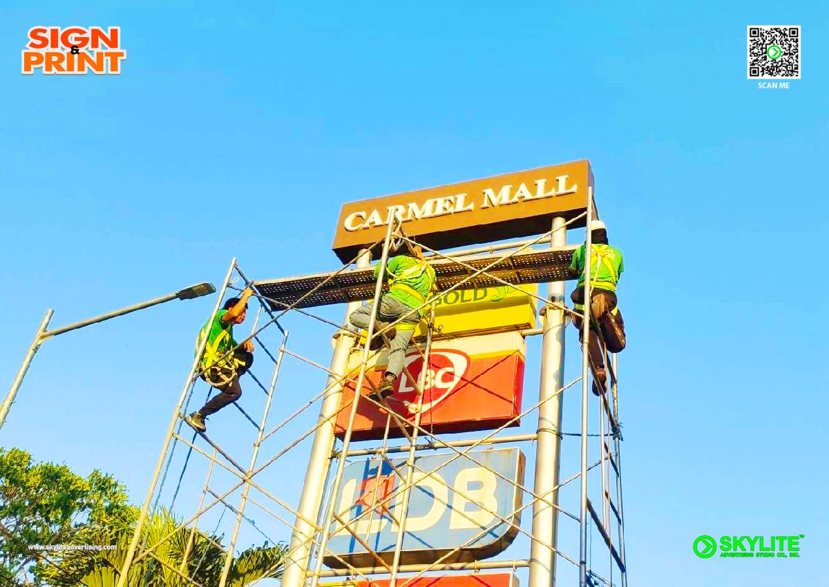 carmel mall pylon sign 3